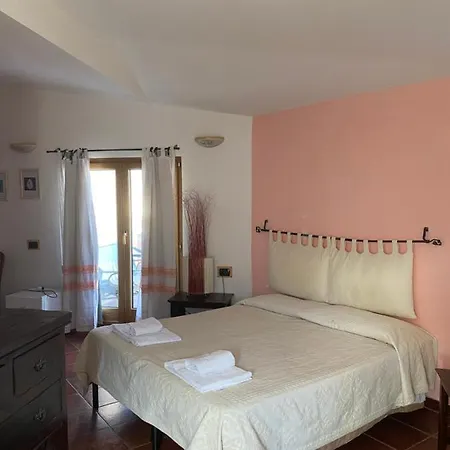 Herberg Tipica Sa Corte Oliena