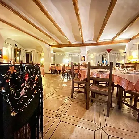 Tipica Sa Corte Inn