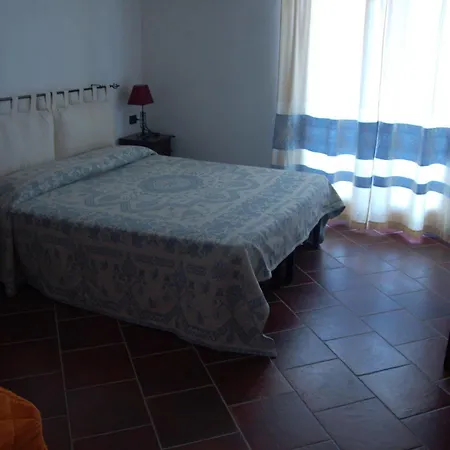Tipica Sa Corte イン *