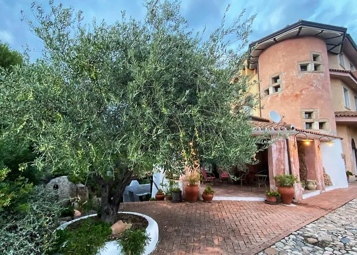 Tipica Sa Corte Oliena