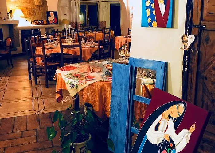 Tipica Sa Corte Inn *