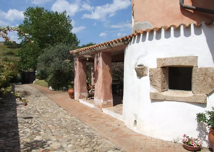 Inn Tipica Sa Corte Oliena