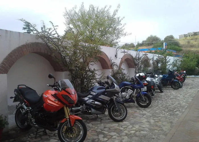 Tipica Sa Corte Inn Oliena